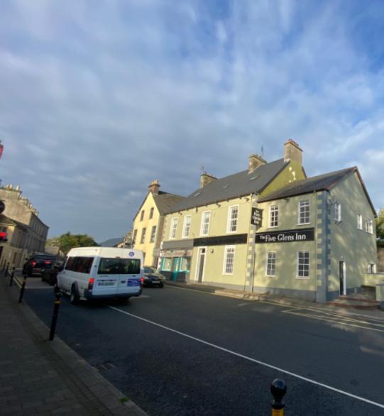 Five Glens Inn Manorhamilton Extérieur photo